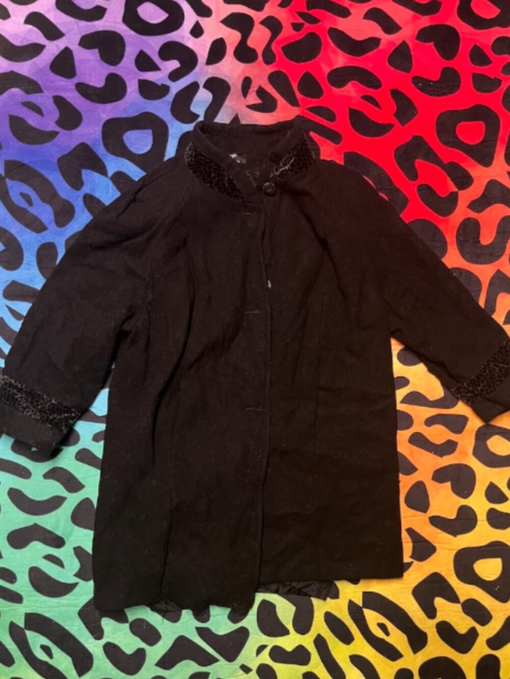 JPD WOMAN BLACK WITH GRAY LEOPARD COLLAR AND WRIST TRIM WOOL COAT LARGE